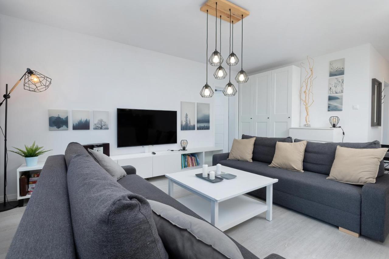 Apartamenty Platany Z Parkingiem By Noclegi Renters โควอบเซก ภายนอก รูปภาพ